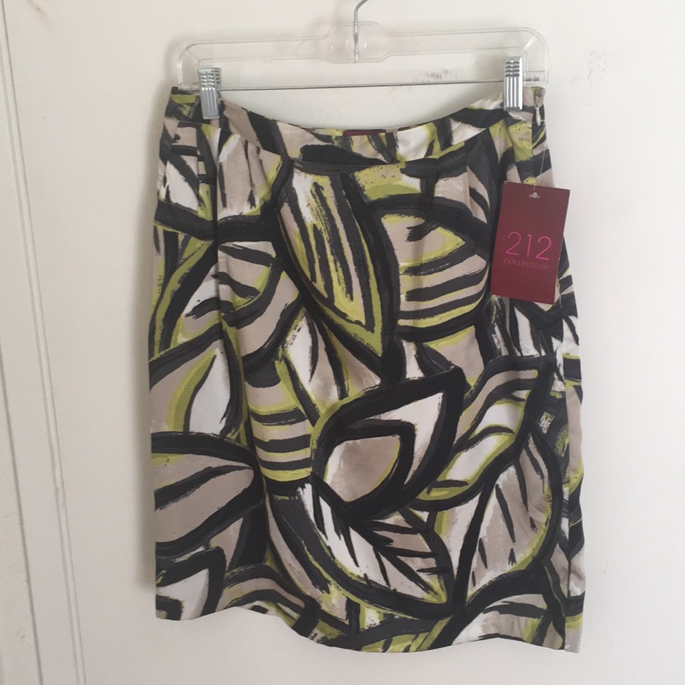 Ladies knee length lined print skirt